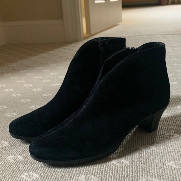 Munro Shoes - Munro American Suede Heeled Boots
